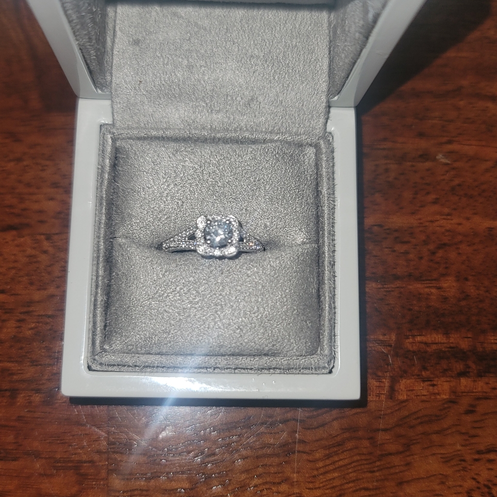 Engagement Ring 1200$